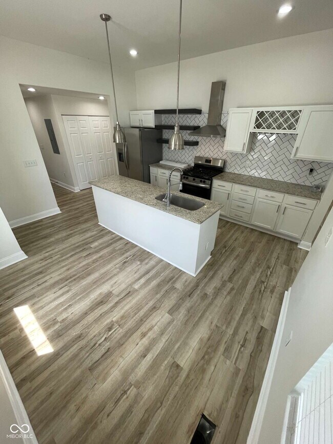 Building Photo - 1126 Villa Ave