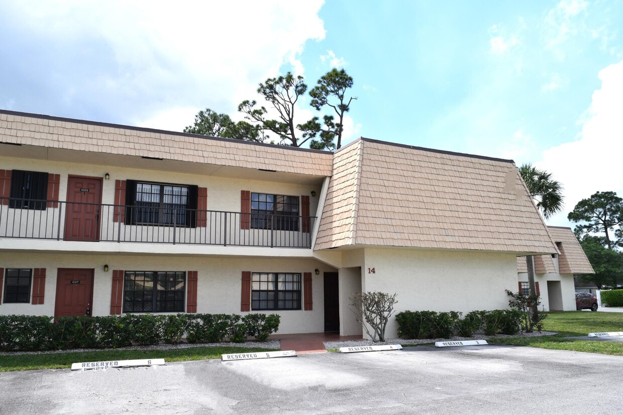 Primary Photo - 4317 Oak Terrace Dr