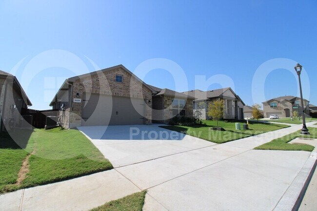 Foto del edificio - 2221 Dyre Dr