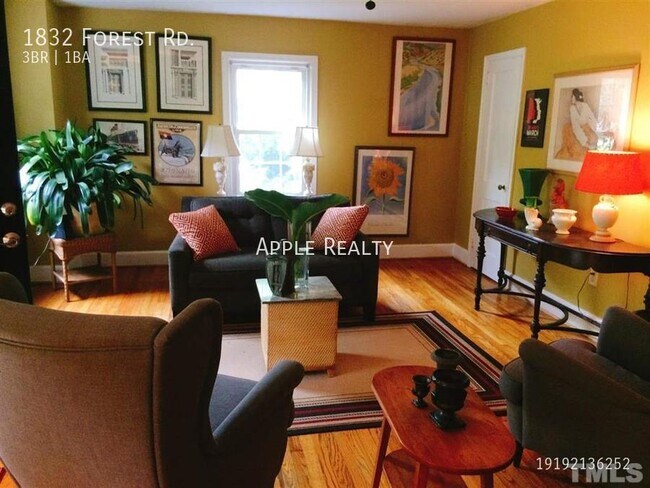 Building Photo - 1832 Forest Rd - Available early June!