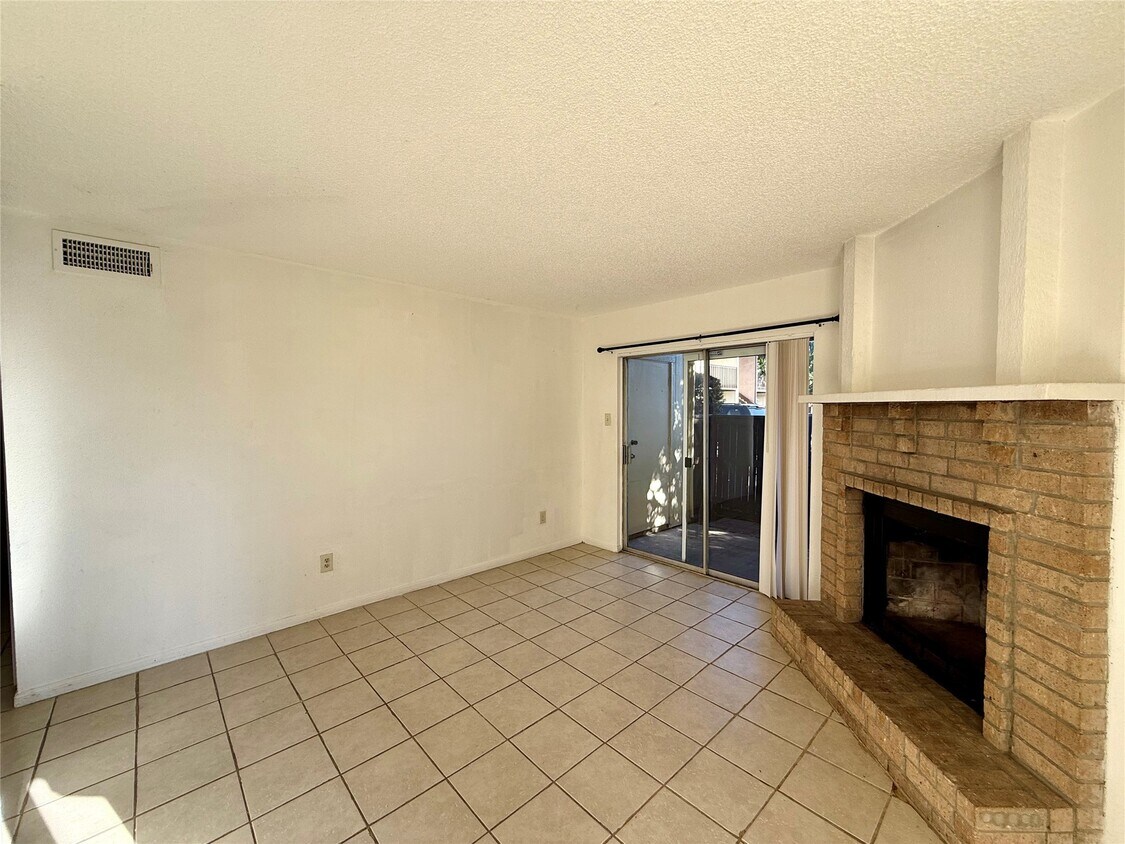 Foto principal - 1500 Bay Area Blvd