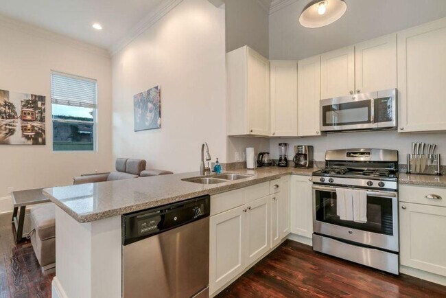 Building Photo - 1501 Robert C. Blakes Sr. Dr