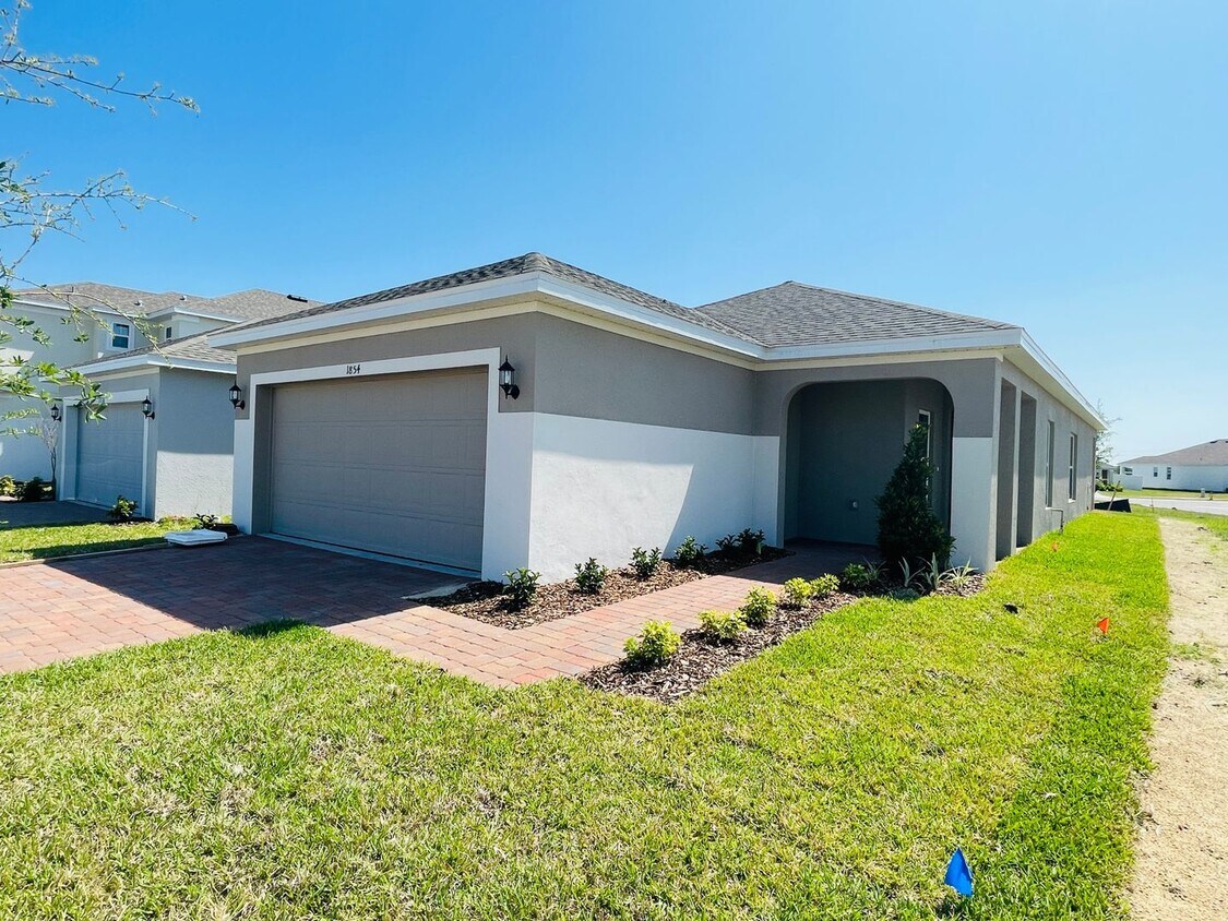 Foto principal - Trinity Lakes-1854 Church Lake St Grovelan...
