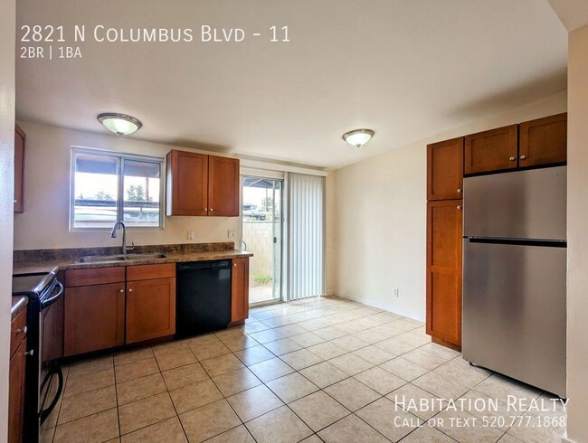 Building Photo - Renovated 2bd/1ba w/ Enclosed Yard and Poo...