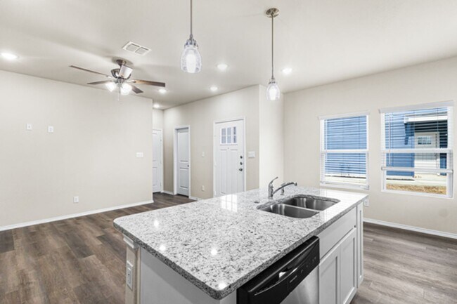 Foto del edificio - 146 Sai Mnr