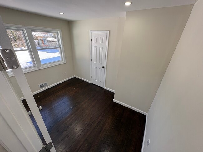 Building Photo - 351 Wicks Rd