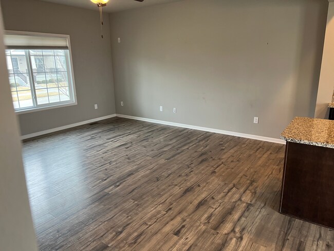 Building Photo - 50 SE Booth Ave
