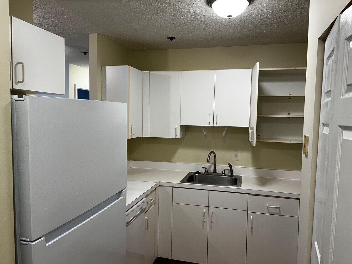 Building Photo - The Falls Loft