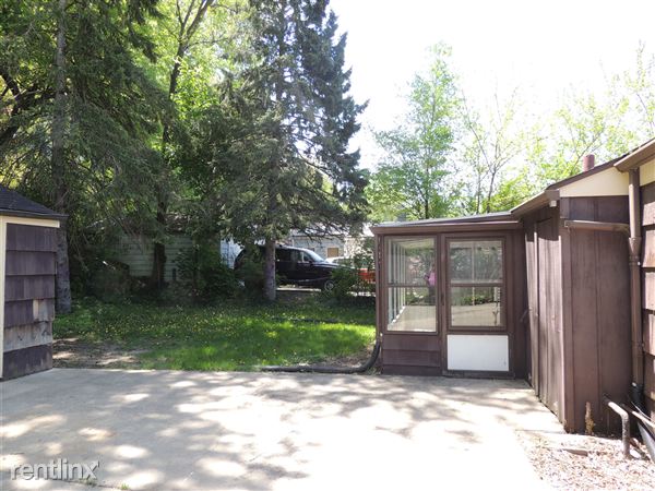Building Photo - 1008 Amhurst Ave