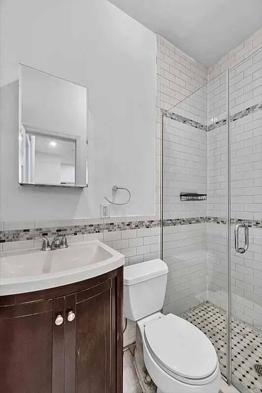 Building Photo - 250 Broome St
