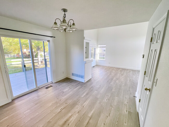 Bright, open-concept - 6514 Carmichael St