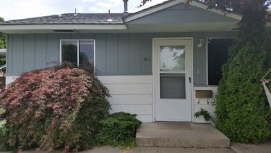 Building Photo - 1810 Greenway Ave