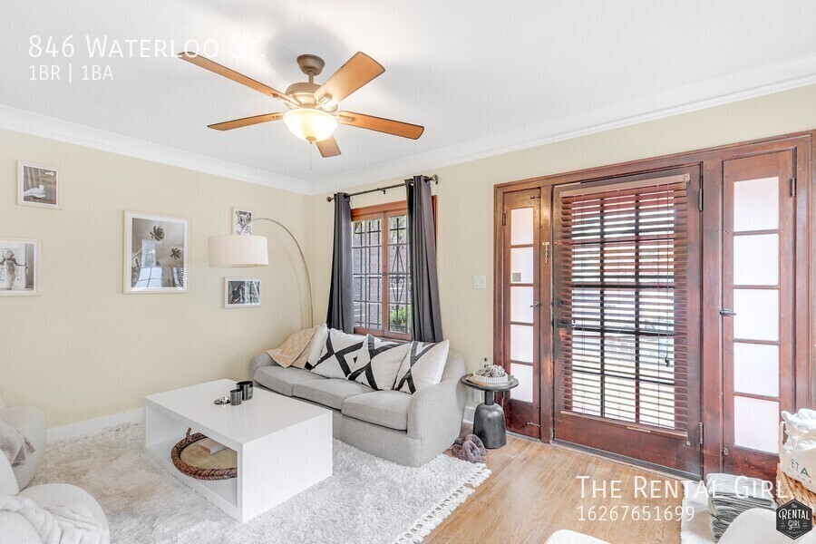 Foto principal - Timeless Echo Park Duplex | Available Firs...