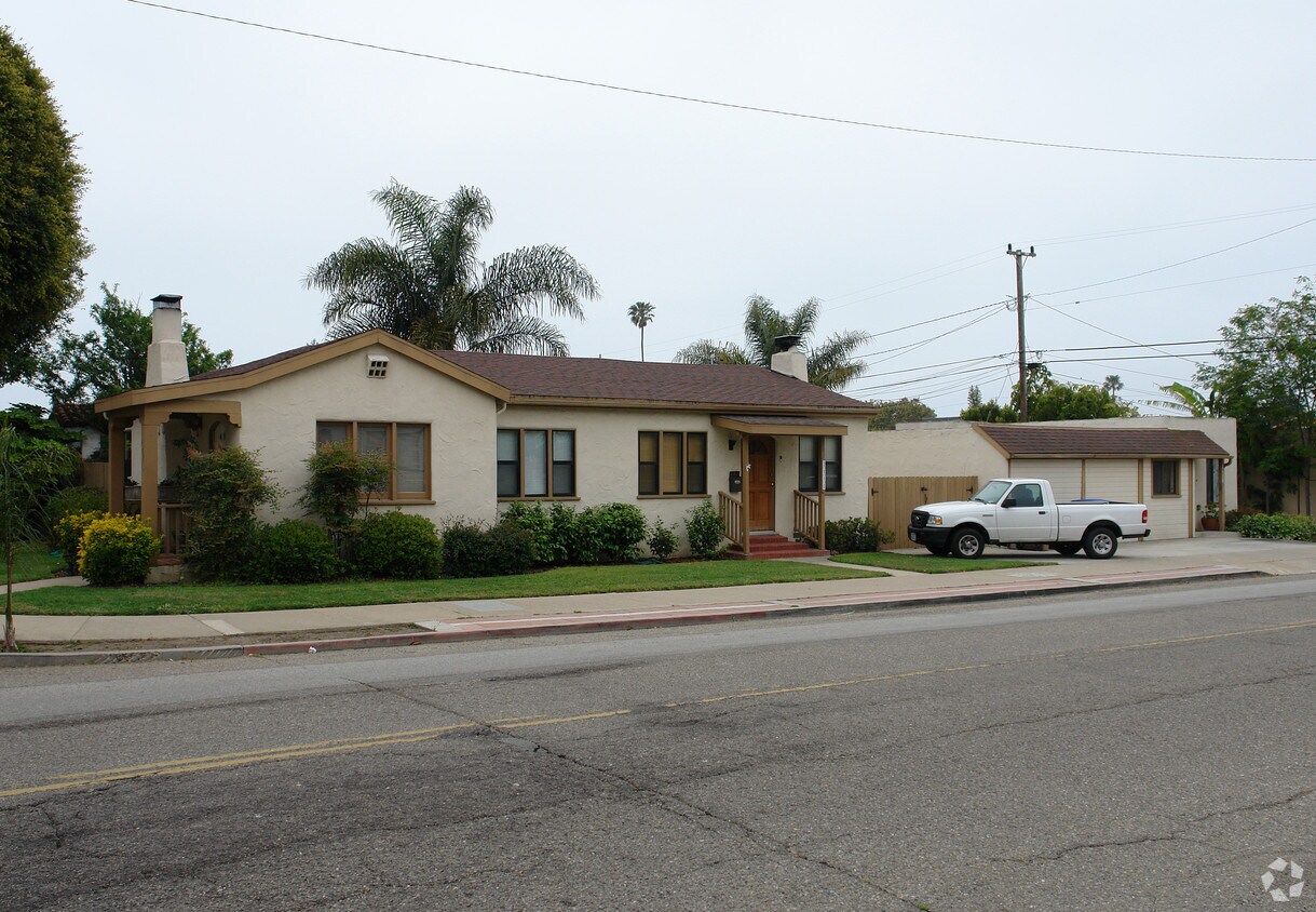 Primary Photo - 2110-2118 E Ocean Ave