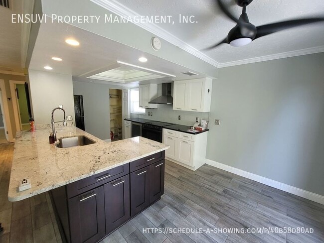 Building Photo - 14220 N Bayshore Dr