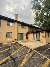 Building Photo - 14723 Kilpatrick Ave
