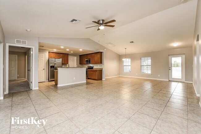 Building Photo - 2912 NW 18th Pl