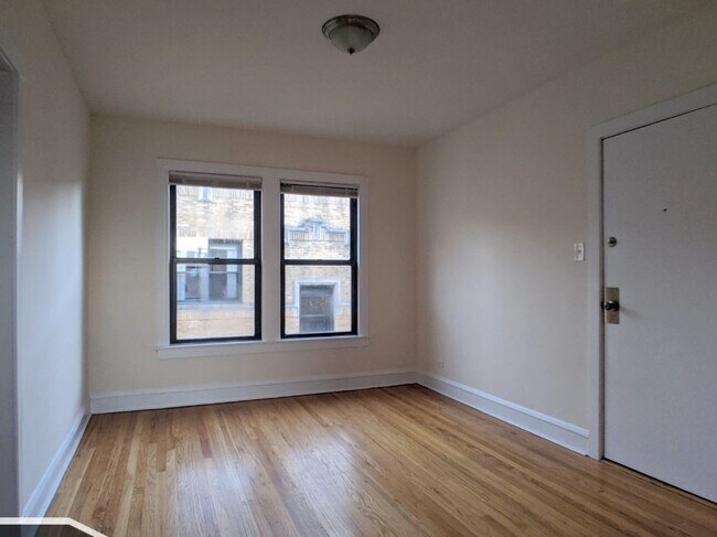 Foto del edificio - 2651 N Spaulding Ave