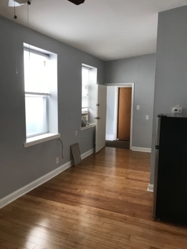 Building Photo - 538 E Girard Ave