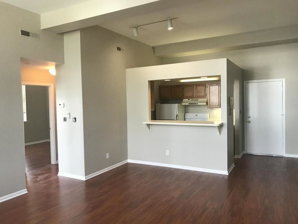 Primary Photo - 117 Main St, unit 10