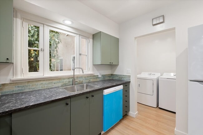 Kitchen - 6612 Emmet Ter