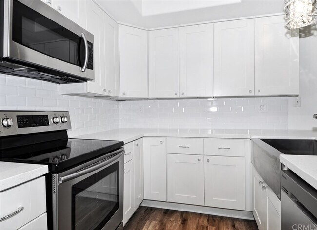 Building Photo - 7313 Apricot Dr