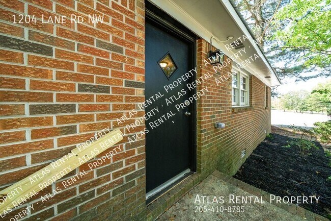 Foto del edificio - 1204 Lane Rd NW