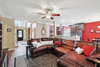 Building Photo - 2005 Glory Creek Cir