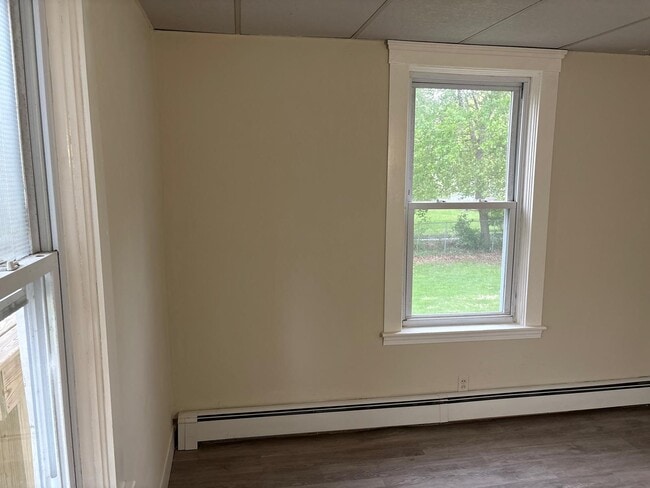 Building Photo - 6 Holstrom Ct