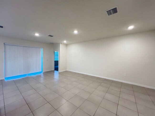 Foto del edificio - AVAILABLE NOW! Exclusive Opportunity: Be the FIRST to Experience Luxury Living in a BRAND NEW 4BD...