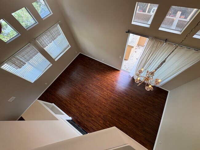 Building Photo - 2634 Dunstan Dr