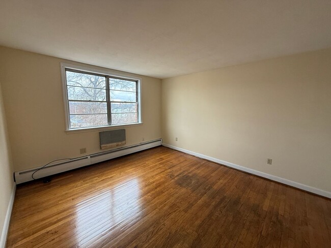 149-151 Adelaide St. - 149-151 Adelaide St. Apartment