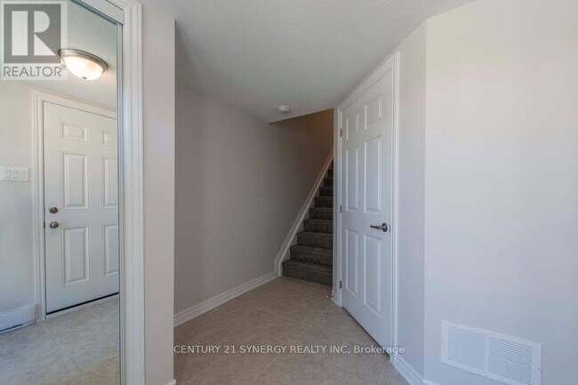 Photo du bâtiment - 82 Feathertop Ln