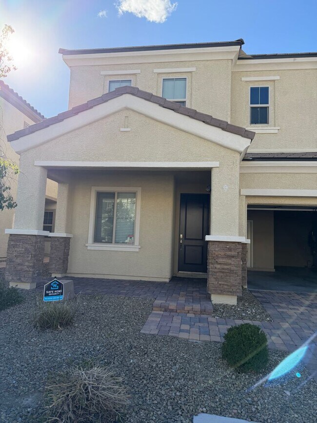 Foto del edificio - 4bedroom 3 bath 3 car garage