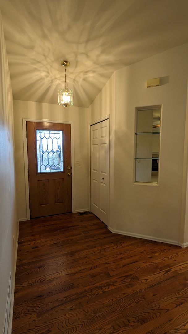Foto del edificio - 6 Bed, 3 Bath Ranch, Finished Basement. A/C!