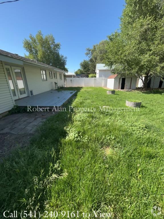 Building Photo - 724 SW 37th St