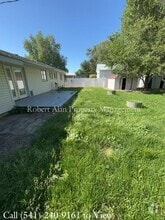 Building Photo - 724 SW 37th St