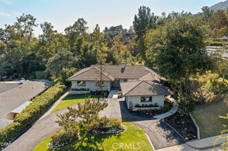 Building Photo - 2055 Liliano Dr