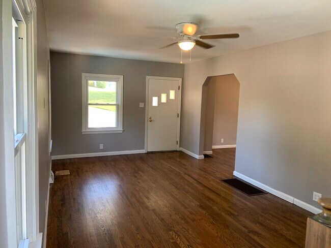 Sala de estar 2 - 2050 New Linden Rd