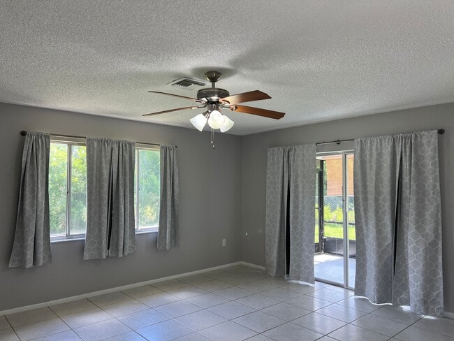 Foto del edificio - 1135 Southdale Rd