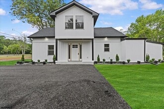 Building Photo - 1301 3rd Ter