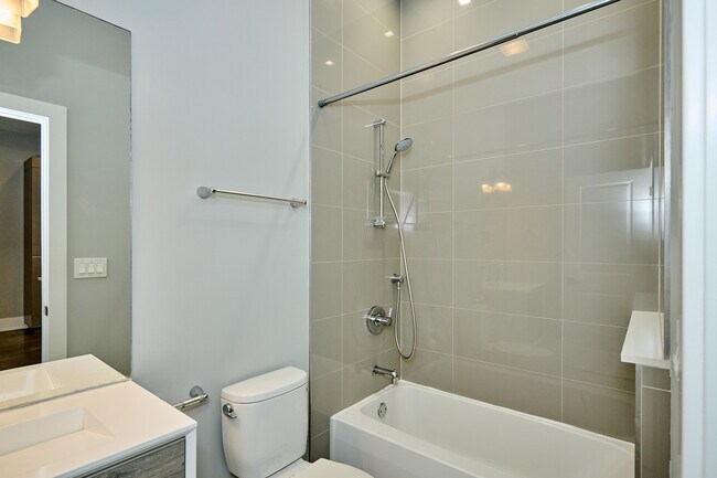 Foto del edificio - 1752 W 18th Pl