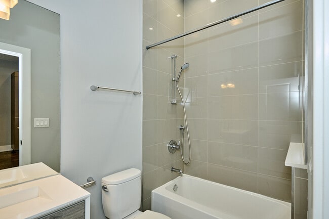 Building Photo - 1752 W 18th Pl