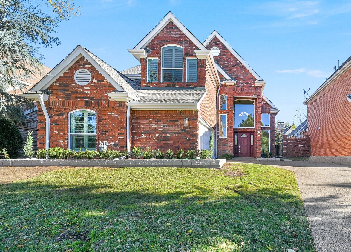 Primary Photo - Gorgeous 3 Bedroom 2.5 Bathroom Home in Ha...