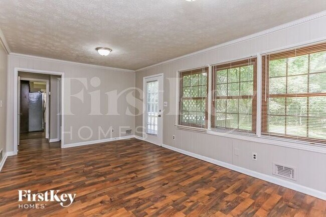 Foto del edificio - 2508 Highland Dr SE