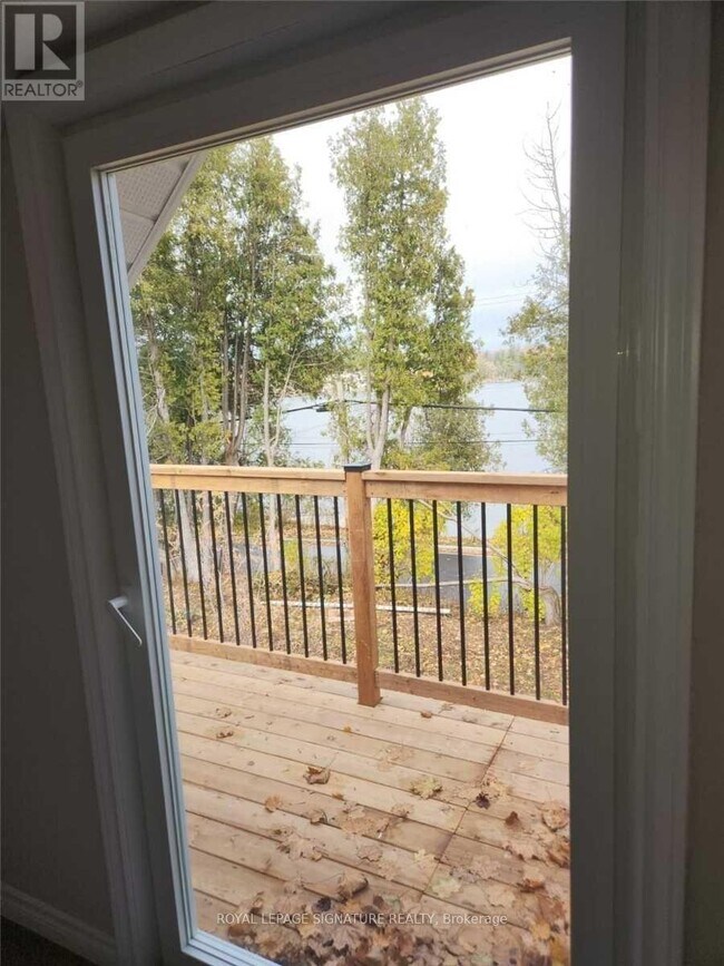 Photo du bâtiment - 5749 Lakeshore Rd