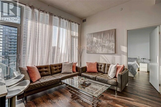 Photo du bâtiment - 2520 Eglinton Ave W