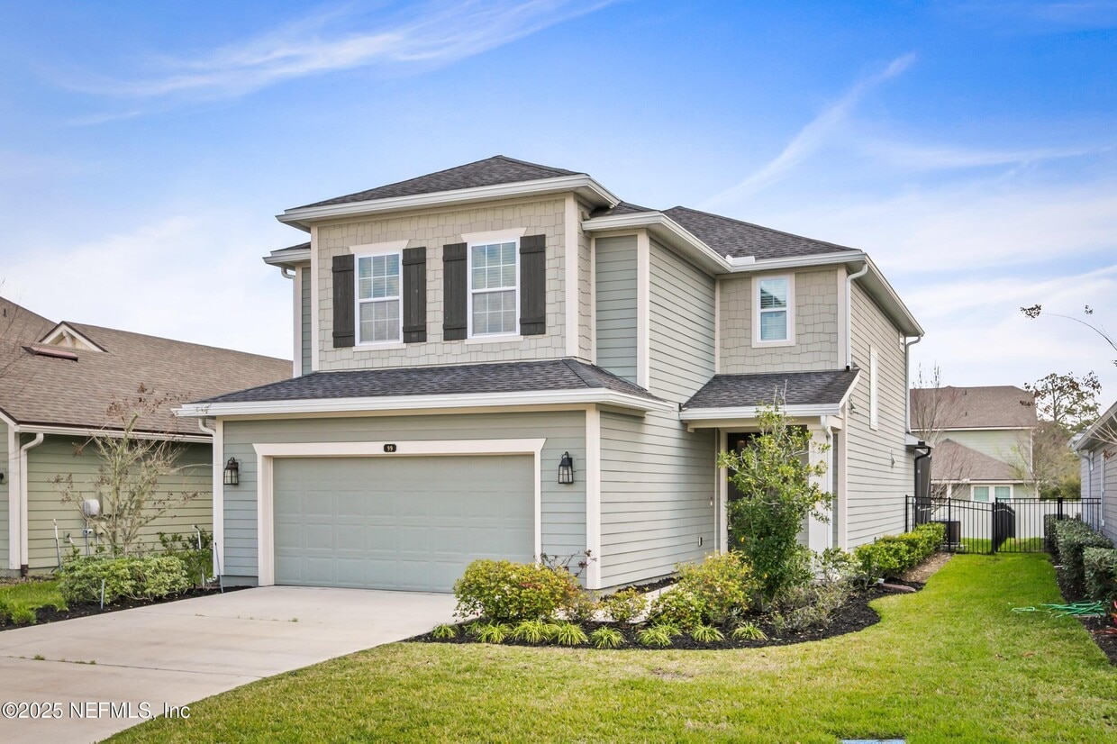 Foto principal - 99 Pondside Ln