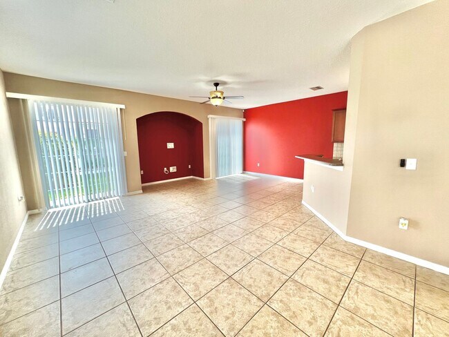 Foto del edificio - Upgraded 3BD/2.5BTH Townhome in Gated Comm...