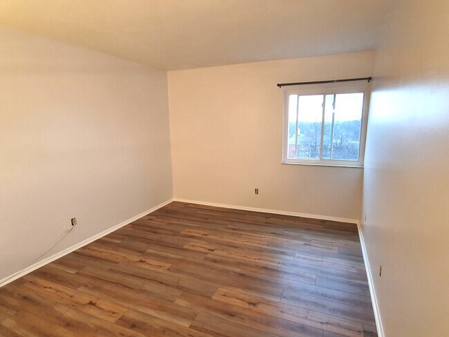 Dormitorio principal con vestidor - 20333 Detroit Rd